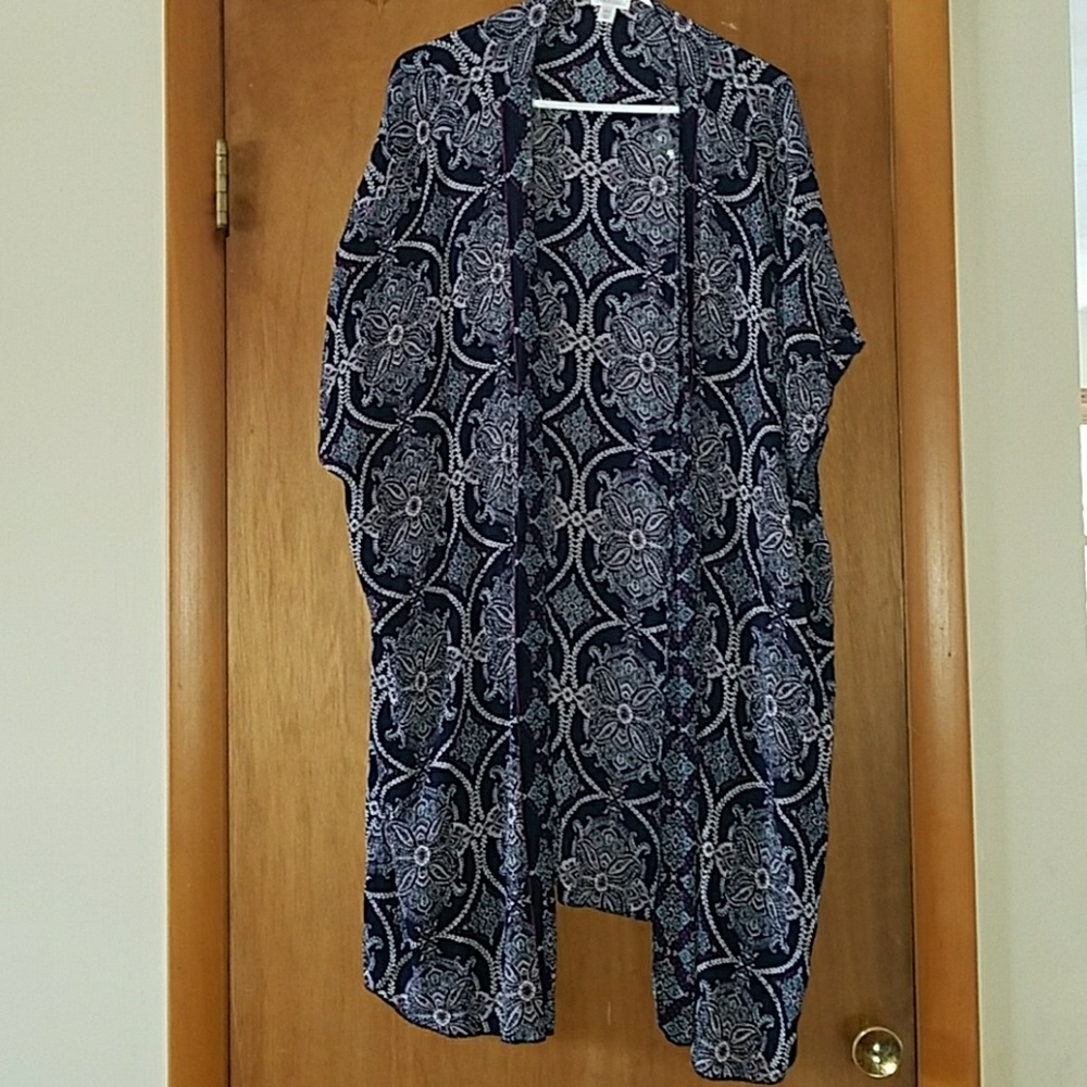 Xhiliration Kimono